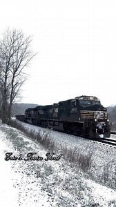 Amazing looking train in the snow. The snow can give some amazing backgrounds for trains. #reels #railway #trains | Eric’s Train Yard