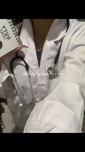 Essential Lab Gown for Nursing and Medical Students