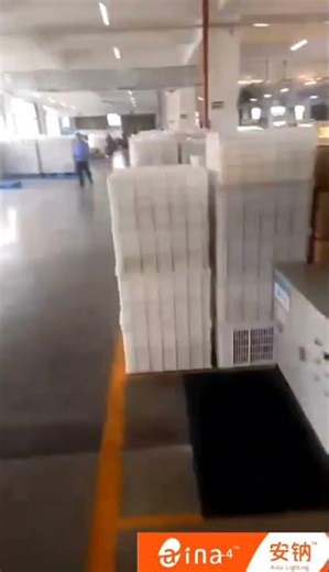 AC/DC version LED bulb with different colors