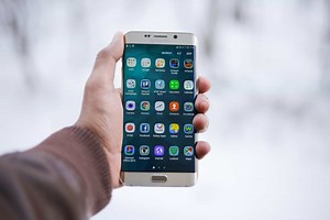 The Best Apps to Have on Your Phone While Teaching English Abroad