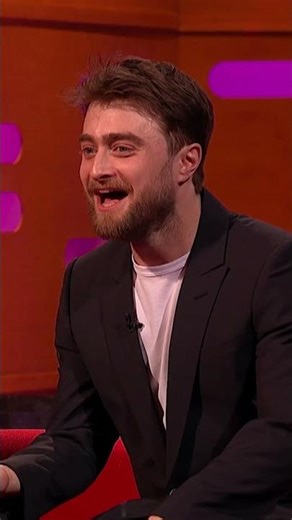 Graham plays with himself 🕺