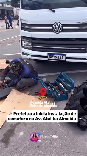 William Fernandes on Instagram: "Segurança, organização e mais fluidez no trânsito 🚦 A Prefeitura de Chapadinha, por meio da Secretaria Municipal de Obras, iniciou a instalação de um conjunto semafórico no cruzamento da Avenida Coronel Pedro Mata com a Avenida Ataliba Vieira de Almeida, no centro da cidade, próximo à sede regional da CAEMA. O início dos trabalhos foi acompanhado pela vereadora Nildinha Teles e pelo secretário municipal de Obras, Peres Galvão, que estiveram no local conferindo d