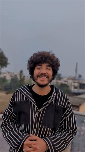 Loshay Ki Shayiri on Instagram: "naya saal khamoshi se guzarenge 🫴😢❤️‍🩹… #shayari #lines #newyear #broken #viralshayari"