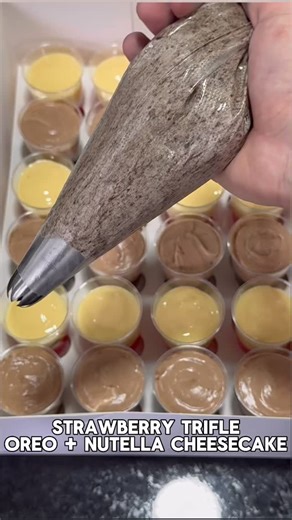 #trending #baker #cakedecorating #cakedecorator #piping #pipingskills #satisfying #satisfyingvideos #piping #pipingtechniques #aesthetic #smallbusiness #baking #baker #selftaught #cheesecake #cheesecakeshooter #pipingtips #birthday #smallbusiness #selftaught #oreo #trifle #chocolate #strawberry #behindthescenes #nutella #cakeart #desserts | temptations_to_go