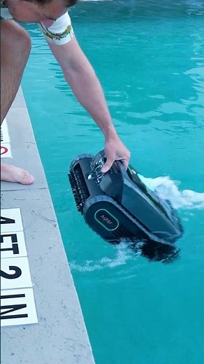 This Robot Cleans Pools by Itself! Aiper Scuba V3