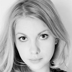 Sophie Stuckey – Age, Bio, Personal Life, Family & Stats | CelebsAges