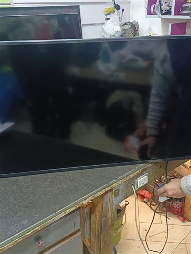 إصلاح الشاشات باستخدام اللزيق الشفاف