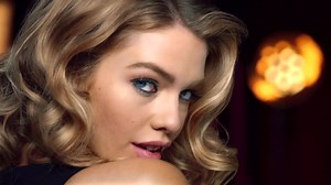 Lashes with volume lashes with curl? Yours in just three steps! | Max Factor