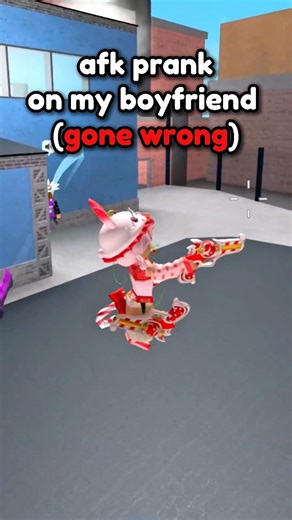 TROLLING MY BOYFRIEND IN MM2 😡 (Murder Mystery 2)