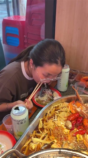 Da Da and Zi Bei Eat Shrimp Together Seafood Superstar Obstacle on Weight Loss Journey