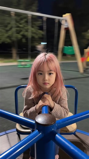 I’ve been seeing this trend all over social media… ✨ So here I am with my mini me 👯‍♀️ Made in minutes using Filmora, don't forget to check our link in bio for more the prompts! #filmora15 #madeinfilmora #trending #prompts #armydreamer