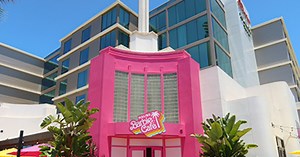 Malibu Barbie Cafe