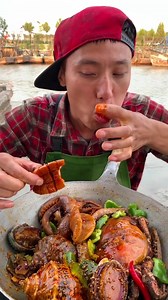 1.2M views · 23K reactions | ASMR Eating show Seafood boil #sea #seafood #seafoodboil #ftb #fyp #eating #eatingshow #food #asmr #foodie #cooking #facebookreels #viralreels #shorts | Crystal Harmon | Facebook