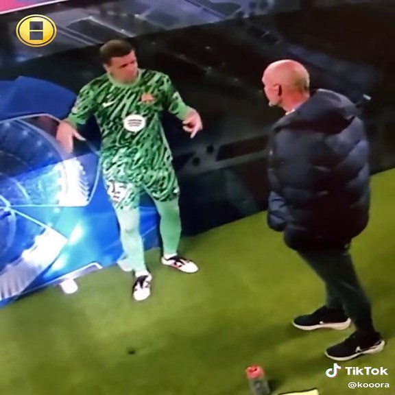 الكاميرات ترصد وهو تشيزني يشرح للمدرب التكتيكي لإنتر ميلان الخطأ الذي ارتكبه في خروج الهدف الثاني لدومفريز!🥵 #sportsontiktok