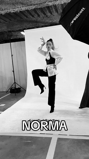 Hailing from Nicaragua, our alumna @Norma Huembes came to model camp to master the art of posing and understand better the intricacies of the modeling industry. Coming from a pageant background, she had the opportunity to better understand the nuances between pageant and model runways and gain so many other priceless insights. As a longtime personal inspiration, Norma found @Coco Rocha to be exceptionally friendly and a down-to-earth teacher. If you're eager to embark on this transformative jour