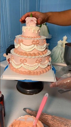Special Pink colour 🩷 Cake decoration for a little girl #cake #cakedecorating
