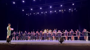Canon Veracruzano. El canon en la danza es cuando un movimiento o secuencia de movimientos es ejecutado por un bailarín y luego repetido por otros con un retraso en el tiempo, creando una estructura coreográfica compleja. | Ballet Folklorico Nuevo Jalisco