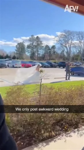 Awkward Wedding on Instagram: "Imagine if there was a page dedicated to awkward wedding... @cblez - Follow for 🔥🔥🔥 sports picks Music by: @rookmonroe - i don't wanna be you. #AwkwardWed #AwkwardMoment #UnforgettableForSure #NotYourAverageWedding"