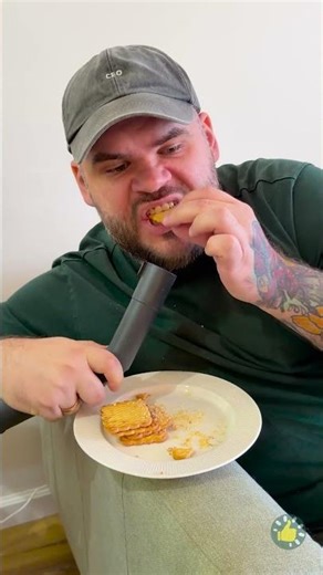 Istriku Ingin Aku Makan Kue Agar Semuanya Tetap Bersih 🍪