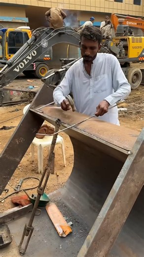 5.9K views · 64 reactions | Amazing process to install excavator new bucket boring line #shorts #welding #skills | Welding Crafting | Facebook