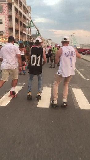 Tip Toe by the Window #SUBstepchallenge#rollerskating#rollerhype#tiptoe#HamilFilm#lol