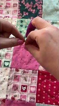 How to tie a quilters knot #quilt #sewingprojects #handquilting #sewingtutorial