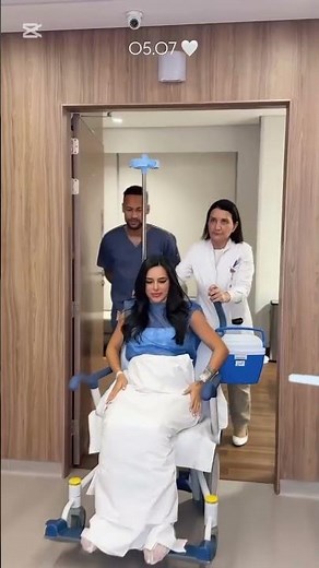 ❤️🥹Neymar Jr with his Pregnant Wife in the hospital