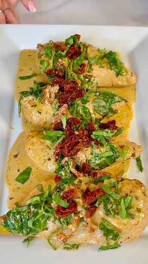 16K views · 359 reactions | Easy Creamy Tuscan Chicken recipe | Robyn Q | Facebook