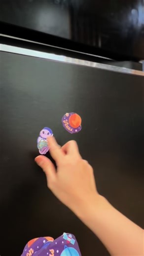 Syima Affandi on Instagram: "Ha korang igt ke sequence planets? Sini i bantu dengan buat DIY Magnets Yes u can make your own magnets guna sub-A punya magnetic sheet & self-adhesive laminator Also the secret dapat cutting cantik confirm la guna @Cricut Malaysia ! Ha menarik kan, meh order kt beg kuning #magneticsheet #magnet #cricut #crafts"