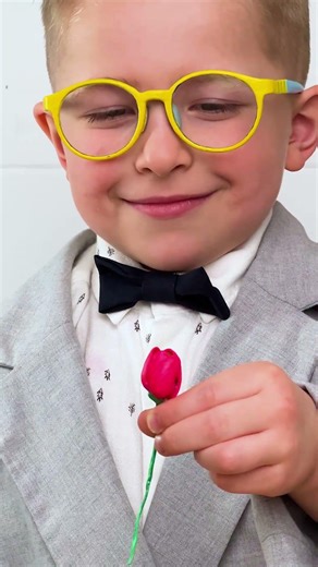 Colorful Pistachio Blooms: DIY Fun for Kids!