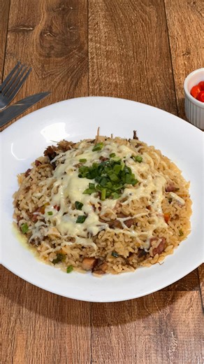 Scooby Doo - Lanches e Refeições on Instagram: "Esse aqui eu sei que você NUNCA viu! Mexidão de fraldinha desfiada, e o melhor finalizado com aquele queijo ralado por cima! Só aqui no Scooby Doo você encontra o melhor mexidão da cidade! Rua Machado de Assis, 469 no centro da cidade! Estamos te esperando! 📲34999709090"