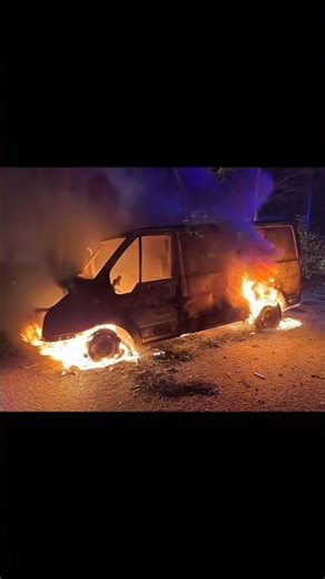 Jump Start Ford Transit with Dewalt 20v Battery #dewalt #transit #fordtransit #jumpstart #vanlife