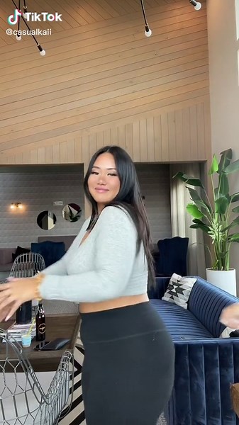 Look at her rowin’ da boat #trends #thistrendbut #fakebody⚠️⚠️⚠️❌❌⚠️⚠️⚠️⚠️⚠️⚠️ #mom