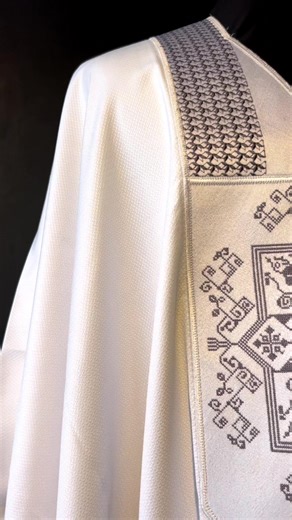 Luxury White Agbada Kaftan for Men | Fashionable Men's Style | Discount Available