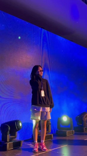 Live Performance Highlights: Engaging Crowd Moments