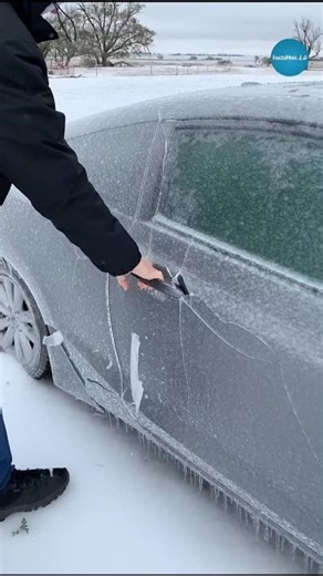 How To Easily Defrost A Frozen Car #shorts #ytshorts