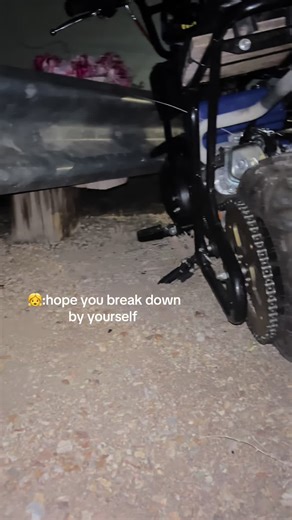 goofy._ah_monkey (@goofy._ah_)’s video of breaking down while breaking down