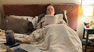 Psychologists warn against TikTok 'bed rotting' trend