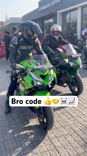 Bro code👍🤝☠️#brother #code #on #zx6r #race #automobile #superbike #top #speed #popular #shorts #8k