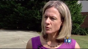 UNC professor de-masks streakers in her classroom