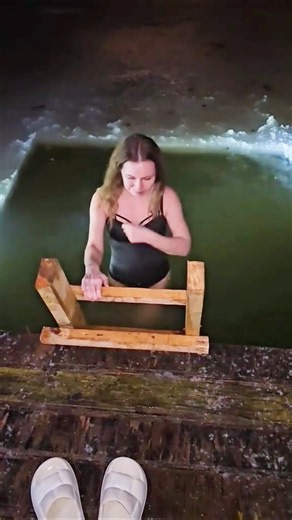 part764🧊😱The Coldest Night👙#Challenge EverMidnight#IceBath Extreme Cold#Challenge#Cold#Water🌊#winter
