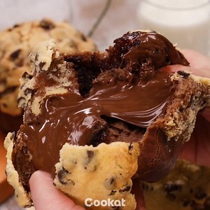 6.5M views · 22K reactions | Fresh baked cookies & Nutella.. OMG <Chocolate Chip Cookie Bun> ▶Follow Cookat for more deliciousness! | Cookat TV | Facebook