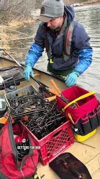Boat setup: spring beaver trapping from a canoe