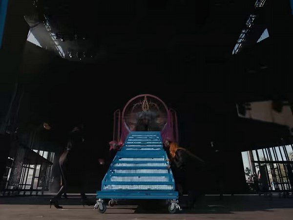 ADDISON RAE OPENING HER FIRST SHOW AT #COACHELLA