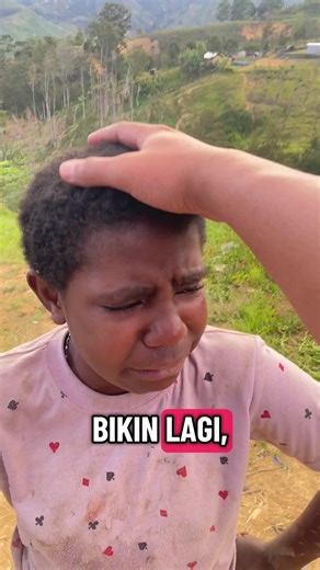 Kebakaran Honai Nella di Papua: Momen Mengharukan