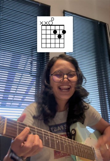 Hi guys! Udah lama gak kasih tutorial gitar nih, ini lagunya #sheilaon7 Sahabat Sejati tapi versi #filosofikopi #tutorial #tutorialgitar kalo mau full nya ada di rumah sebelah ygy 😂