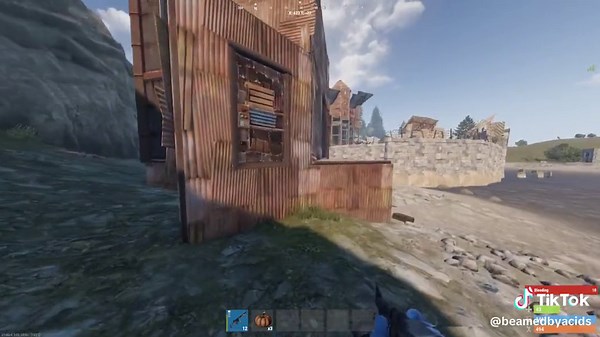 Clutched up 1v4 counter raid #rust #tommybeamer #rustmoment