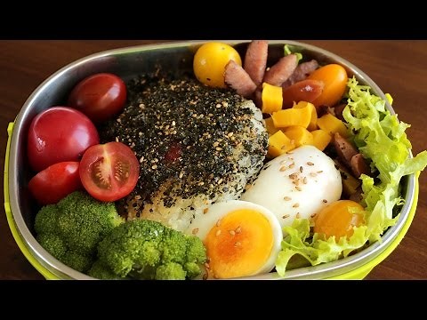 Rice ball lunch box (Jumeokbap: 주먹밥)