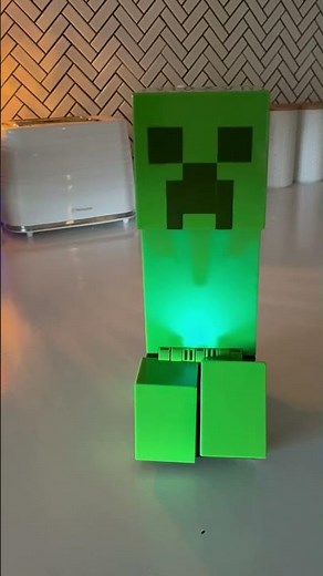 Exploding creeper #minecraft