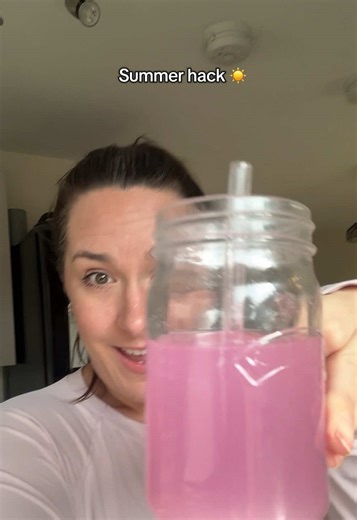 The ultimate summer glow up stack 🍑☀️ 5g creatine 5g collagen. Finally stay consistent with my supplements. #creatine #creatineforwomen #womenshealth #femalesupplements #wellgard @Wellgard